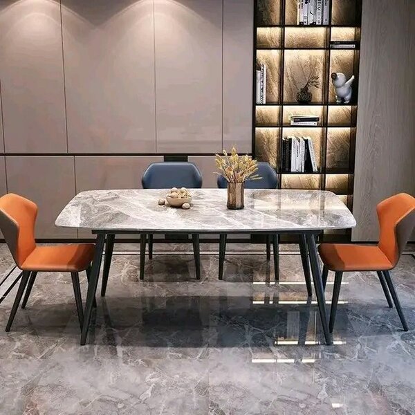 Table à manger moderne élégante