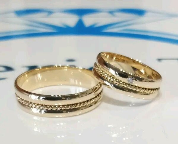 Alliances en or élégantes