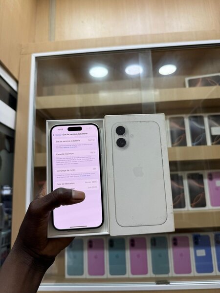 iPhone 16 Blanc avec Boîte