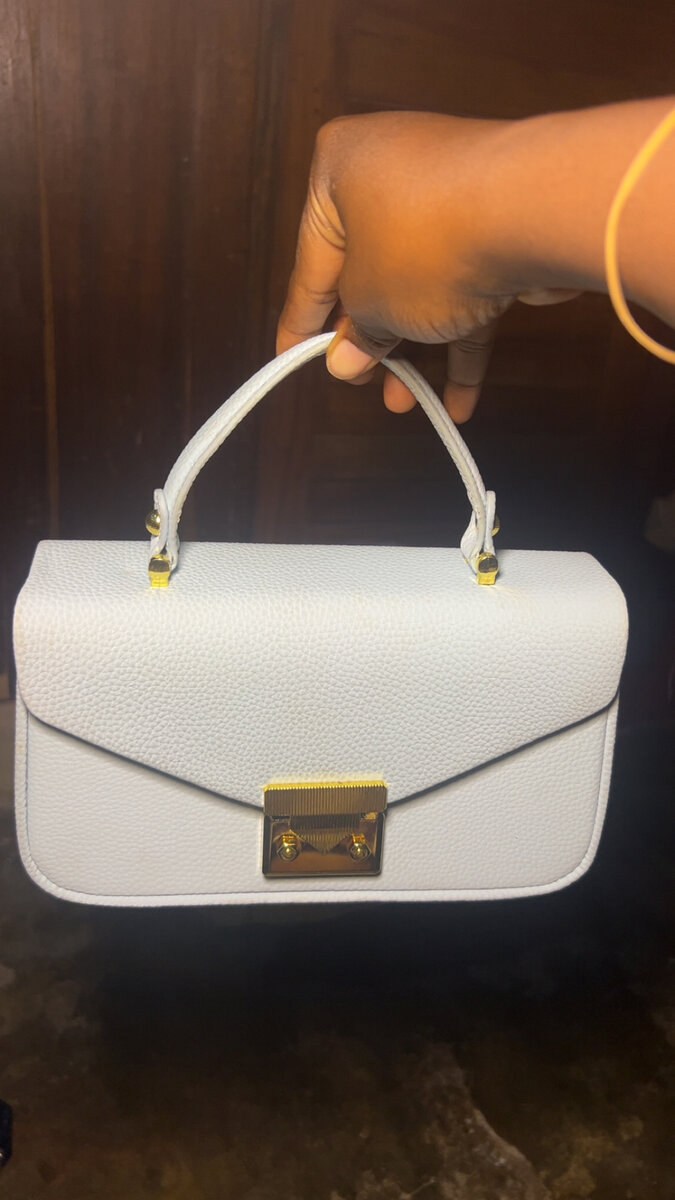 Sac à main en cuir blanc