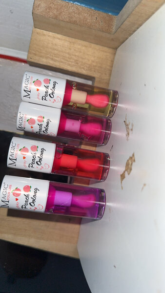 Rouge à lèvres liquide magique