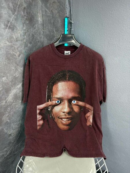 T-shirt graphique tendance