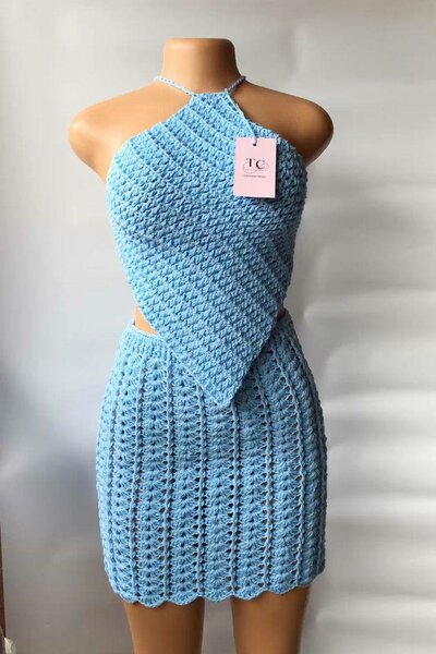 Robe crochet élégante d'été