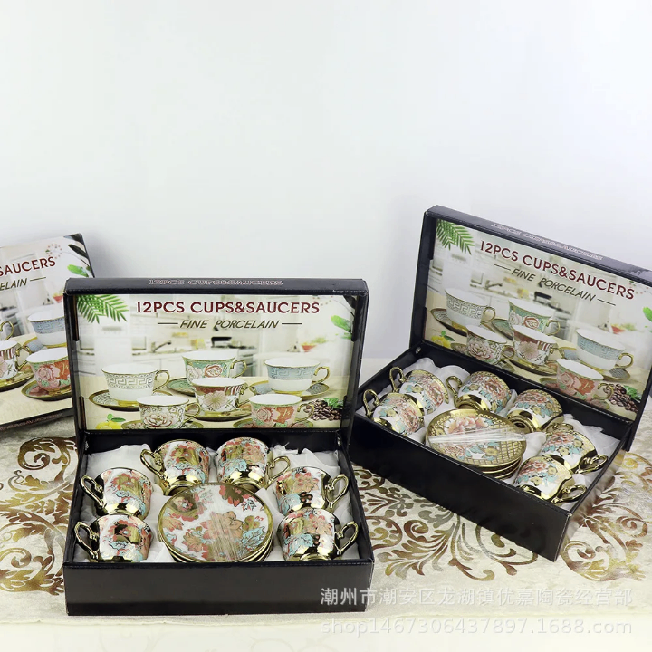 Service à thé en porcelaine 12 pièces