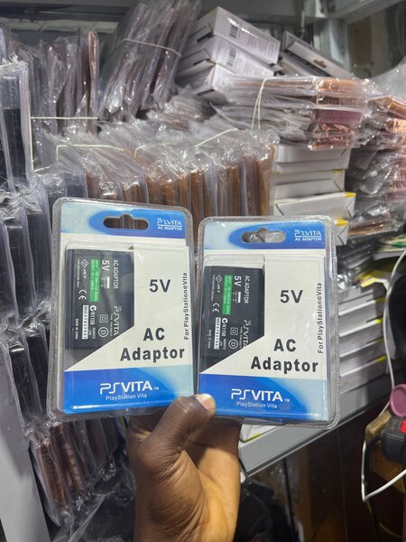 Adaptateur secteur 5V PS Vita