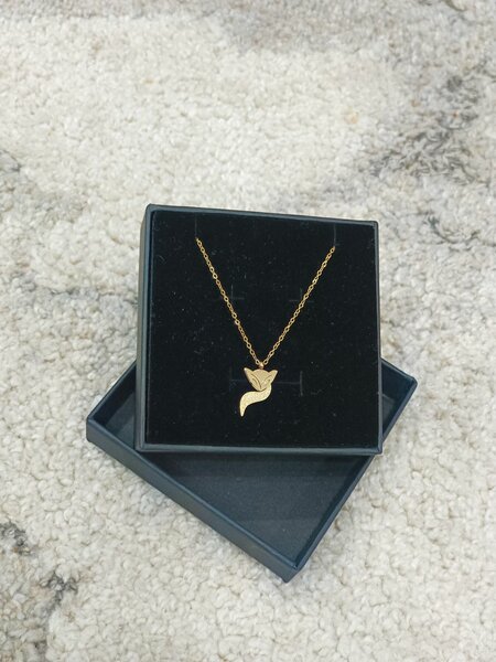 Collier pendentif papillon