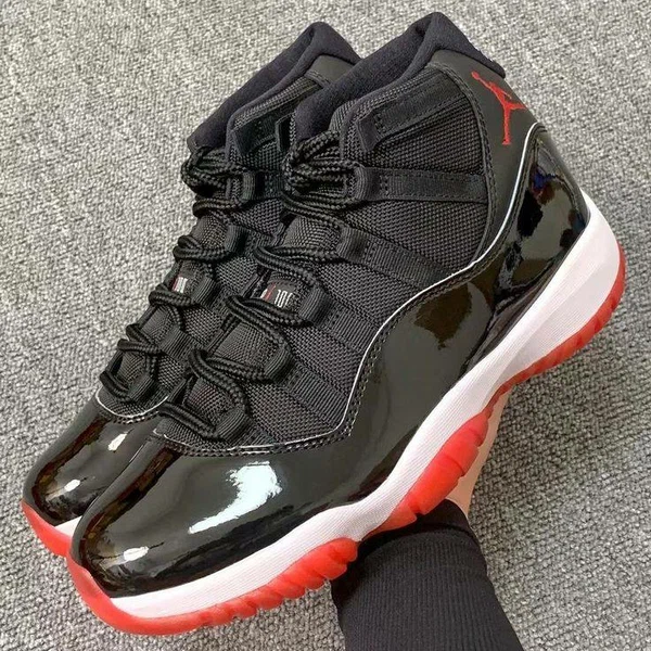 Jordan rétro 11 noir rouge