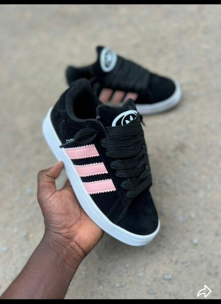 Baskets noires et roses