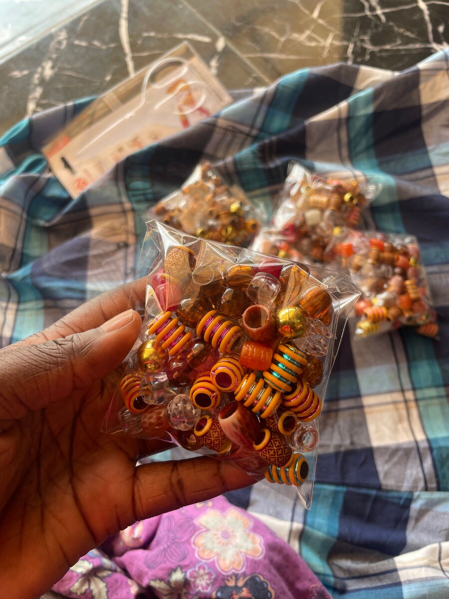 Perles multicolores pour artisanat