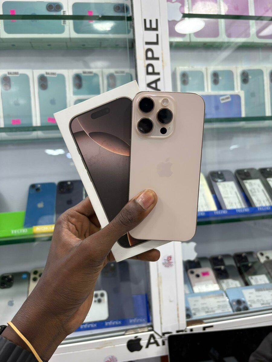 Disponible 16 Pro 128go avec c