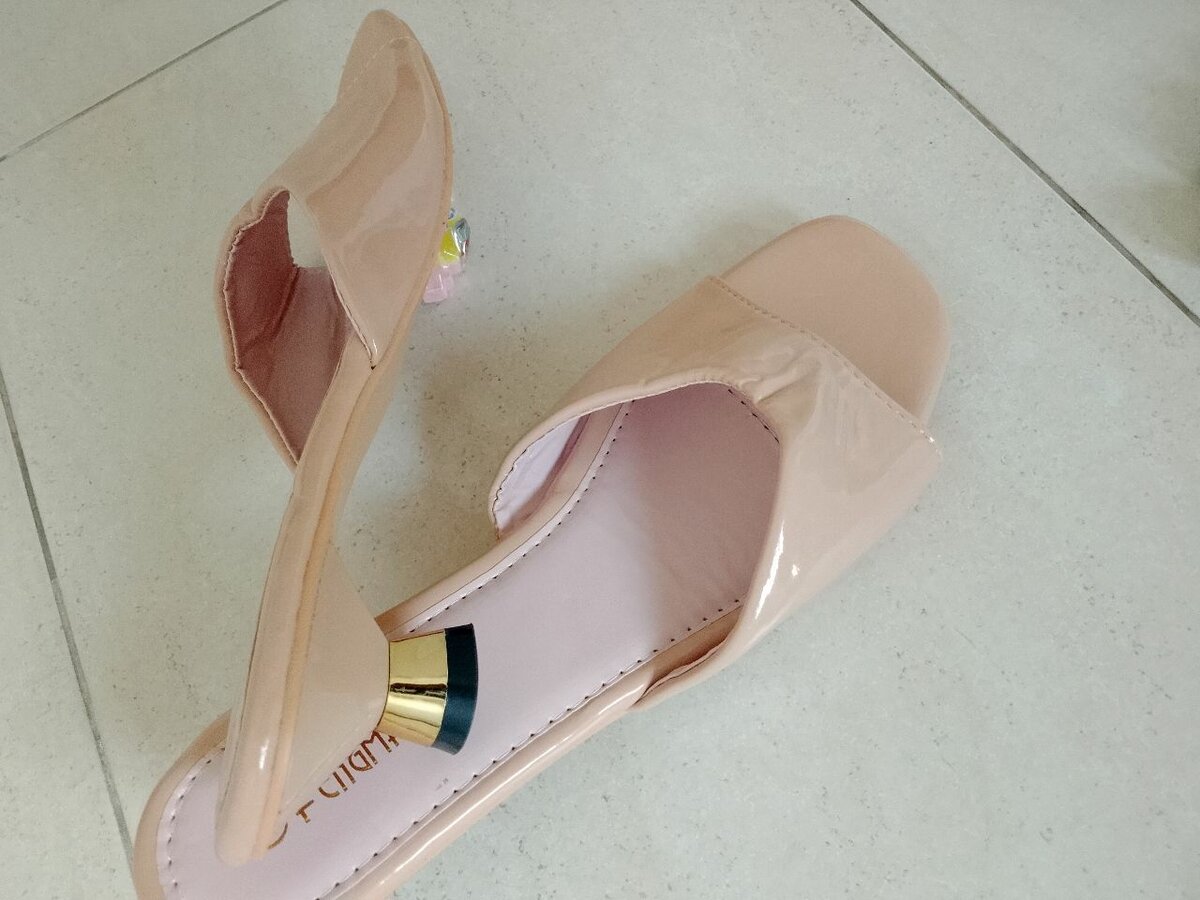 Scandale a petit talons