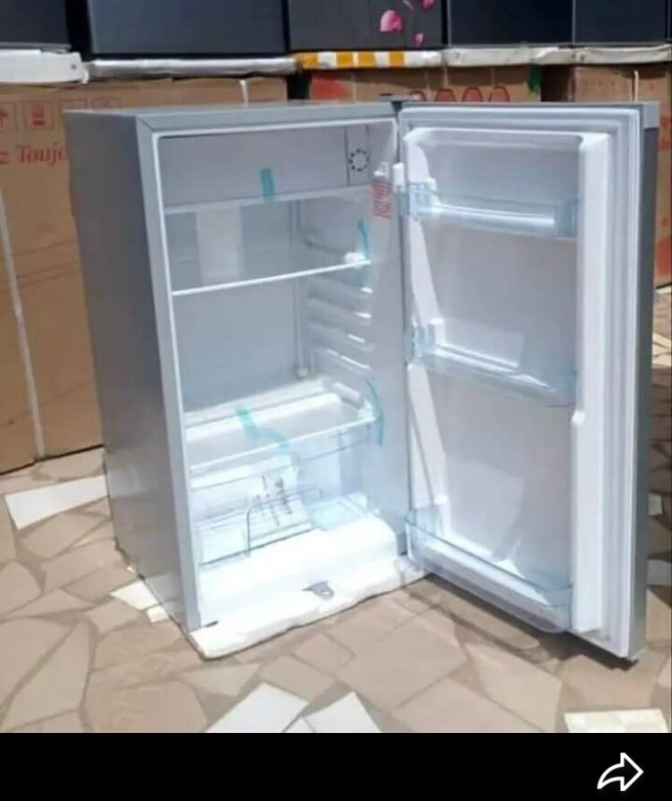 Réfrigérateur compact 100L