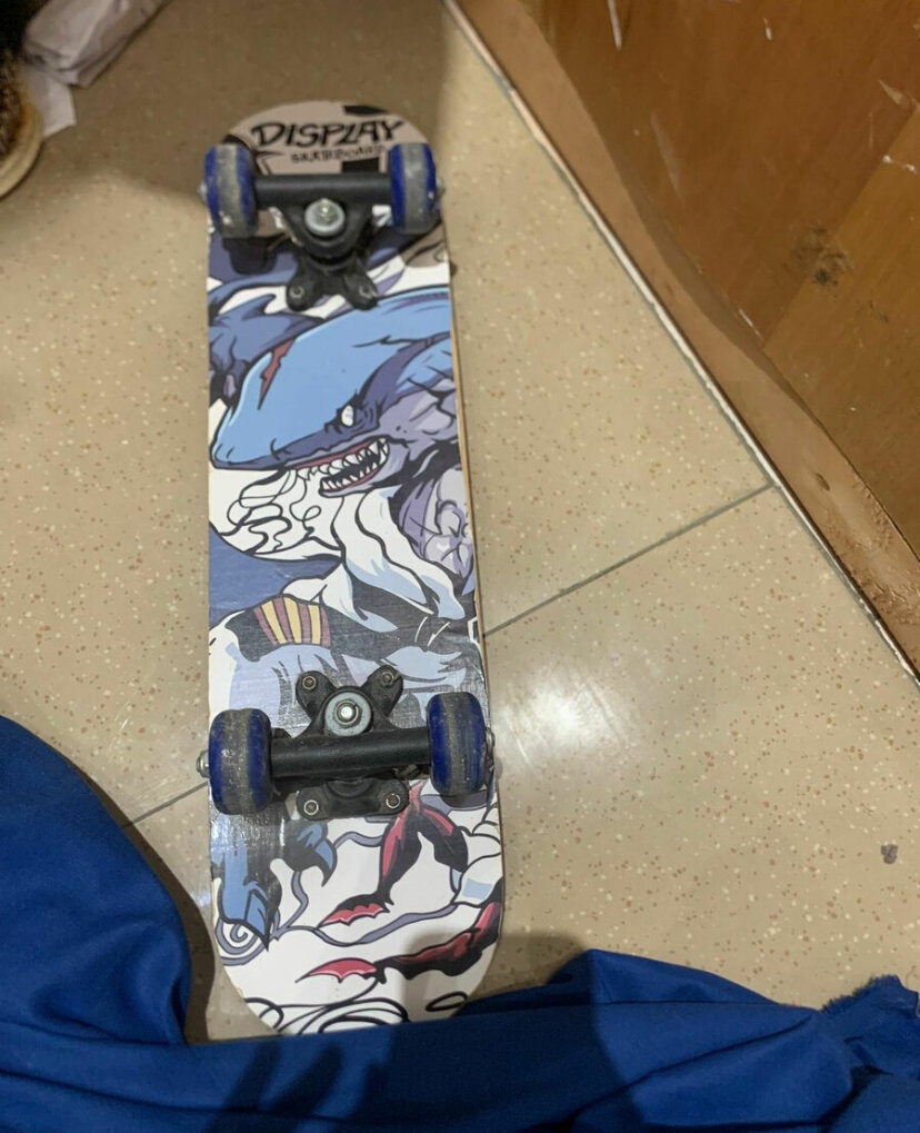 Skateboard design requin