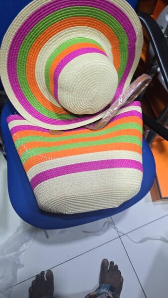 Ensemble chapeau et sac plage