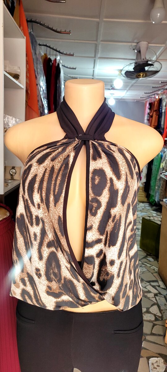 Top dos nu en imprimé léopard