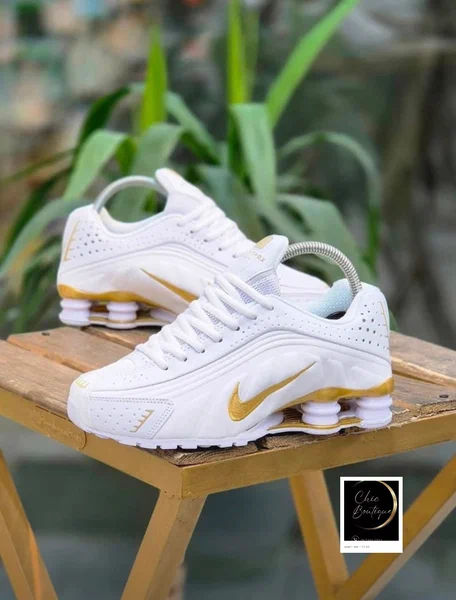 Baskets Blanches à Ressort