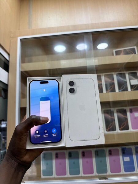 iPhone 16 Blanc avec Boîte