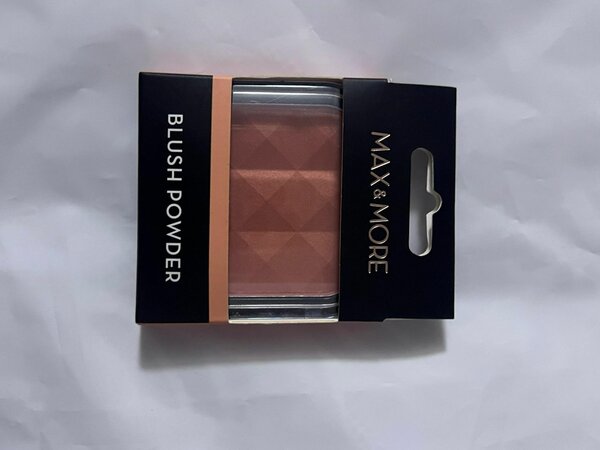 Max & More Poudre Blush