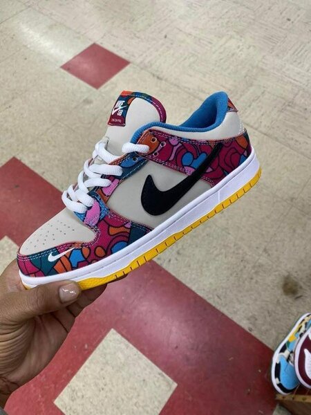 Baskets colorées tendance