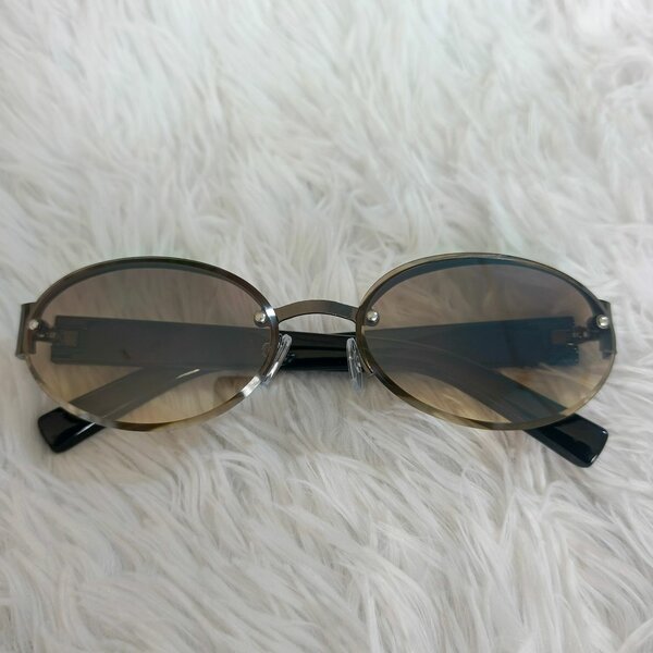 Lunettes de soleil ovales