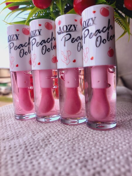 Rouge à lèvres pêche vibrant