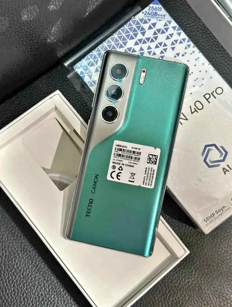 Smartphone Tecno Camon 40 Pro