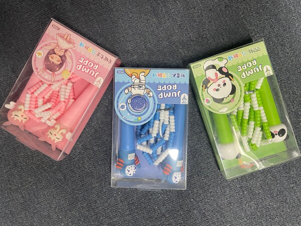 Corde à sauter colorée pour enfants