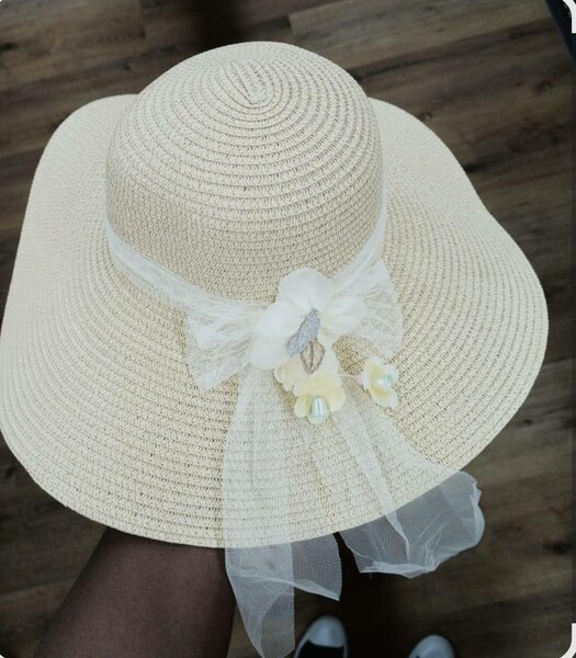 Chapeau d'été en paille élégant