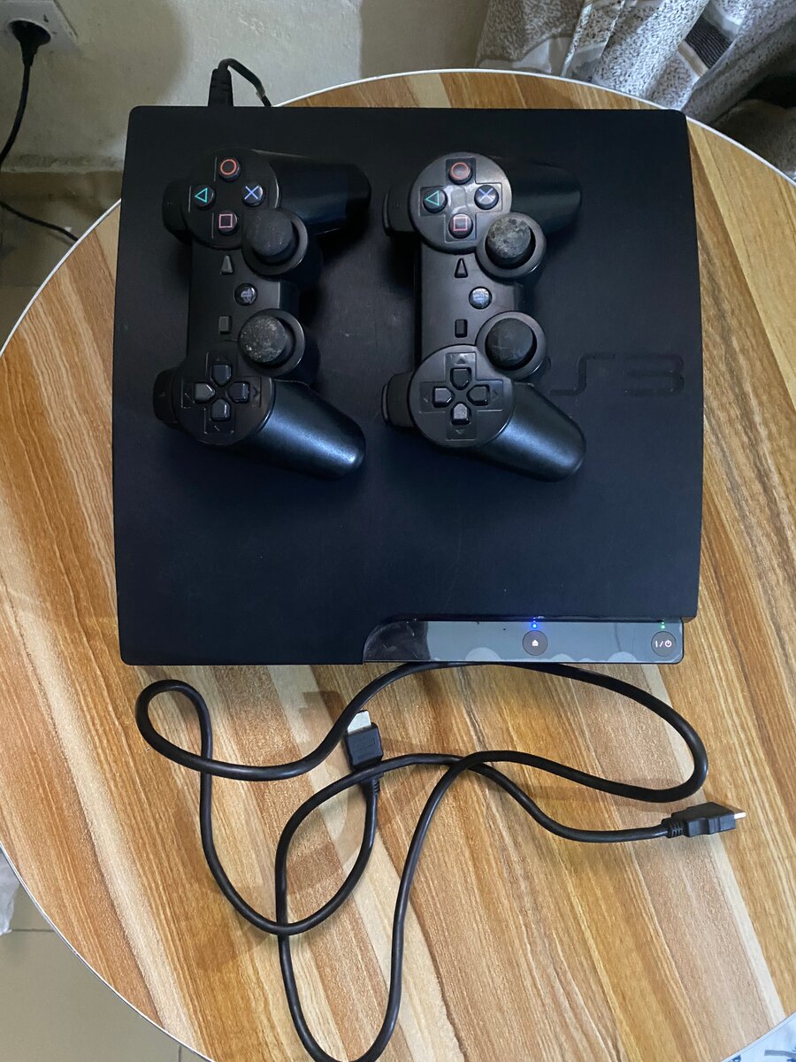 Console PS3 Slim avec Manettes
