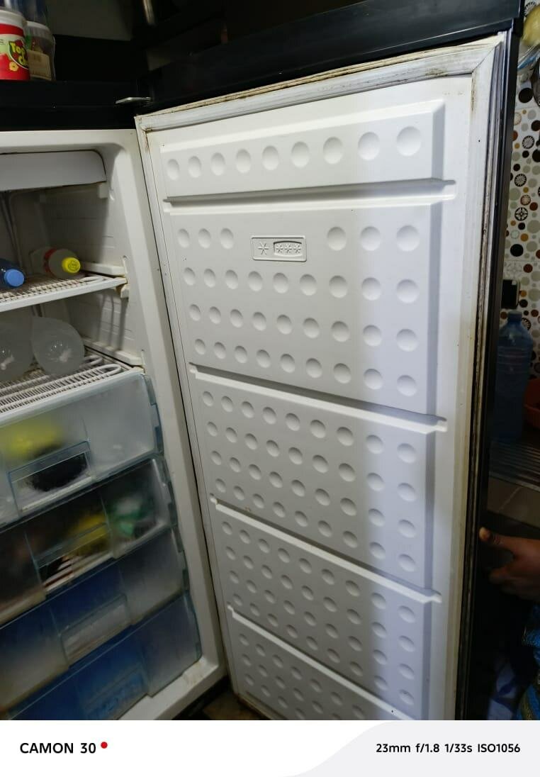 Réfrigérateur moderne rapide