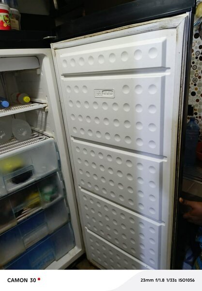 Réfrigérateur moderne rapide