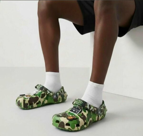 Sabots Crocs camouflage vert
