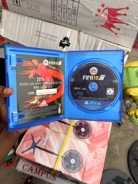 CD FIFA 18 pour PS4