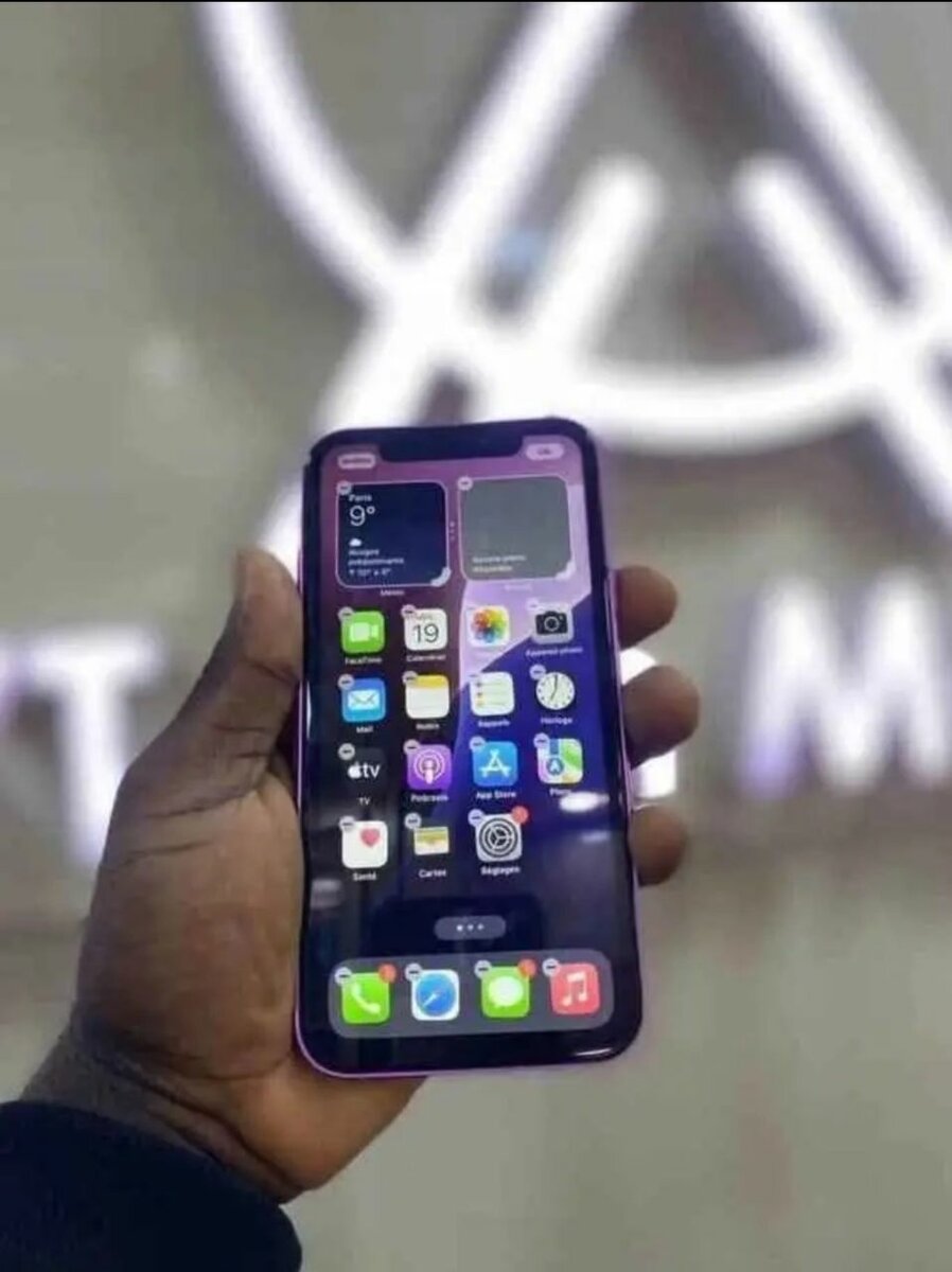 iPhone 14 Violet