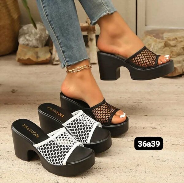 Mules à semelles compensées