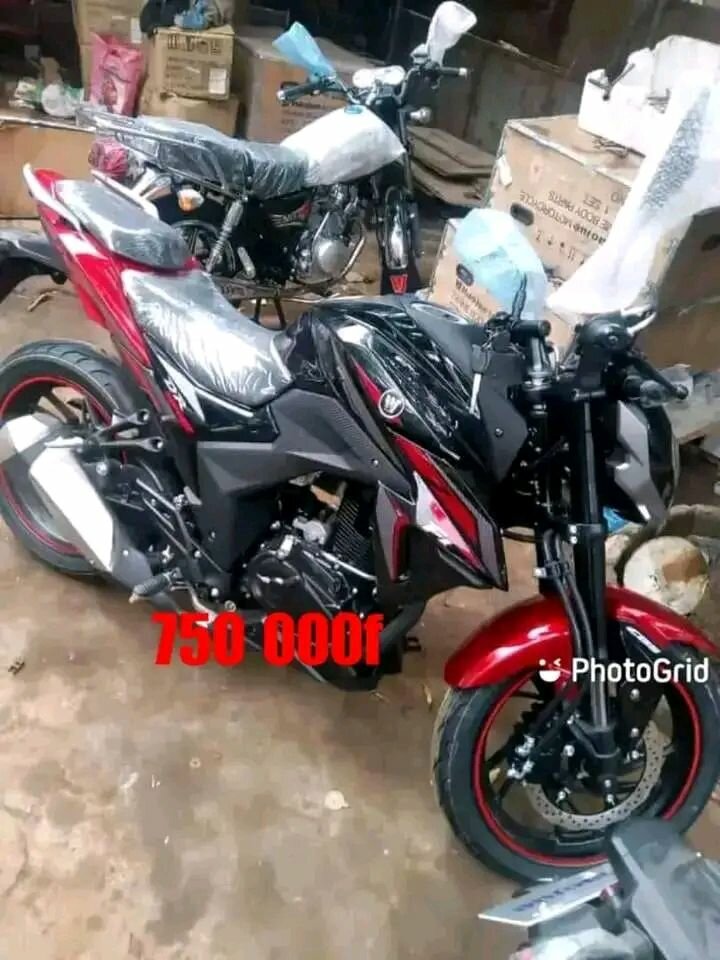 Moto sportive élégante 150cc