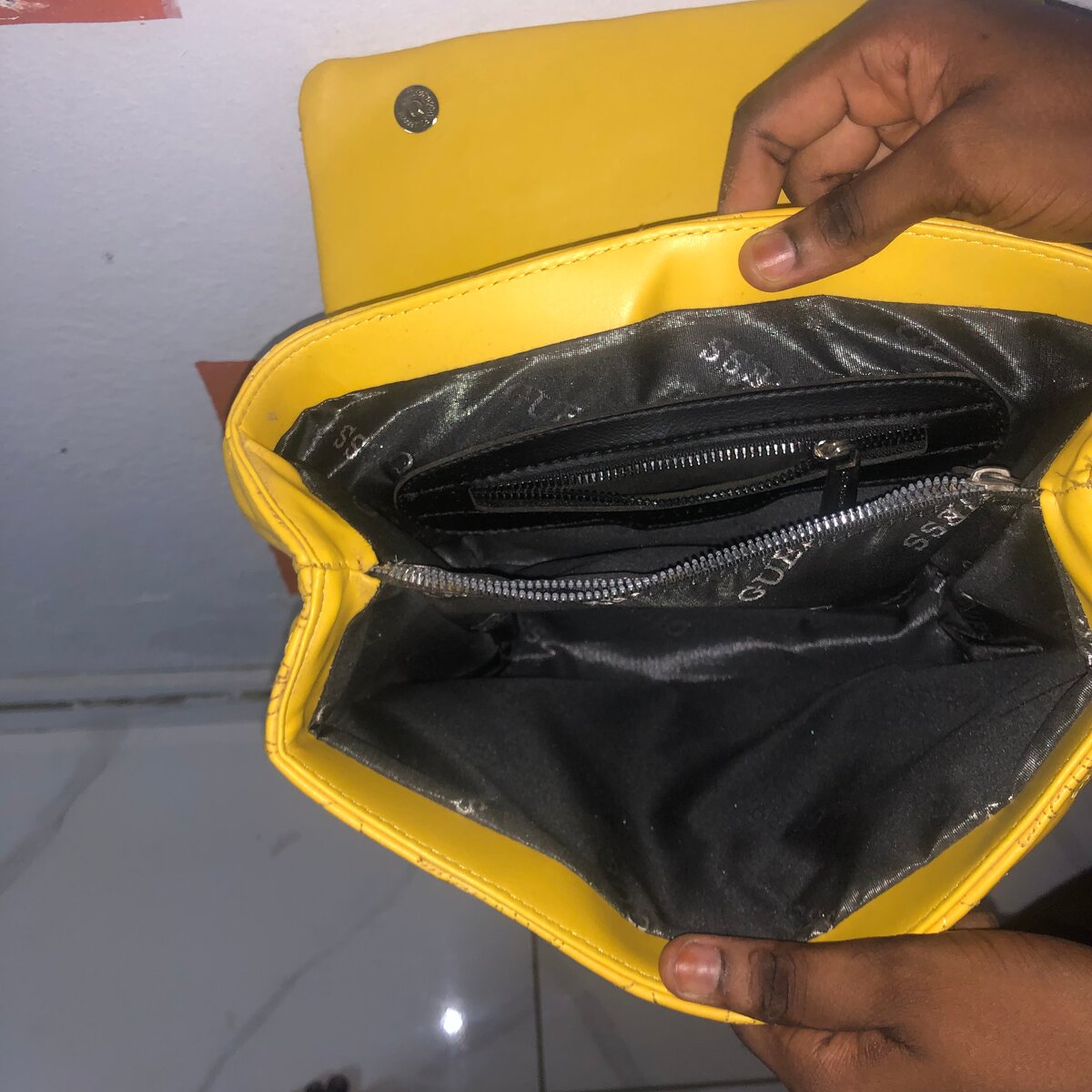 Sac bandoulière Guess jaune