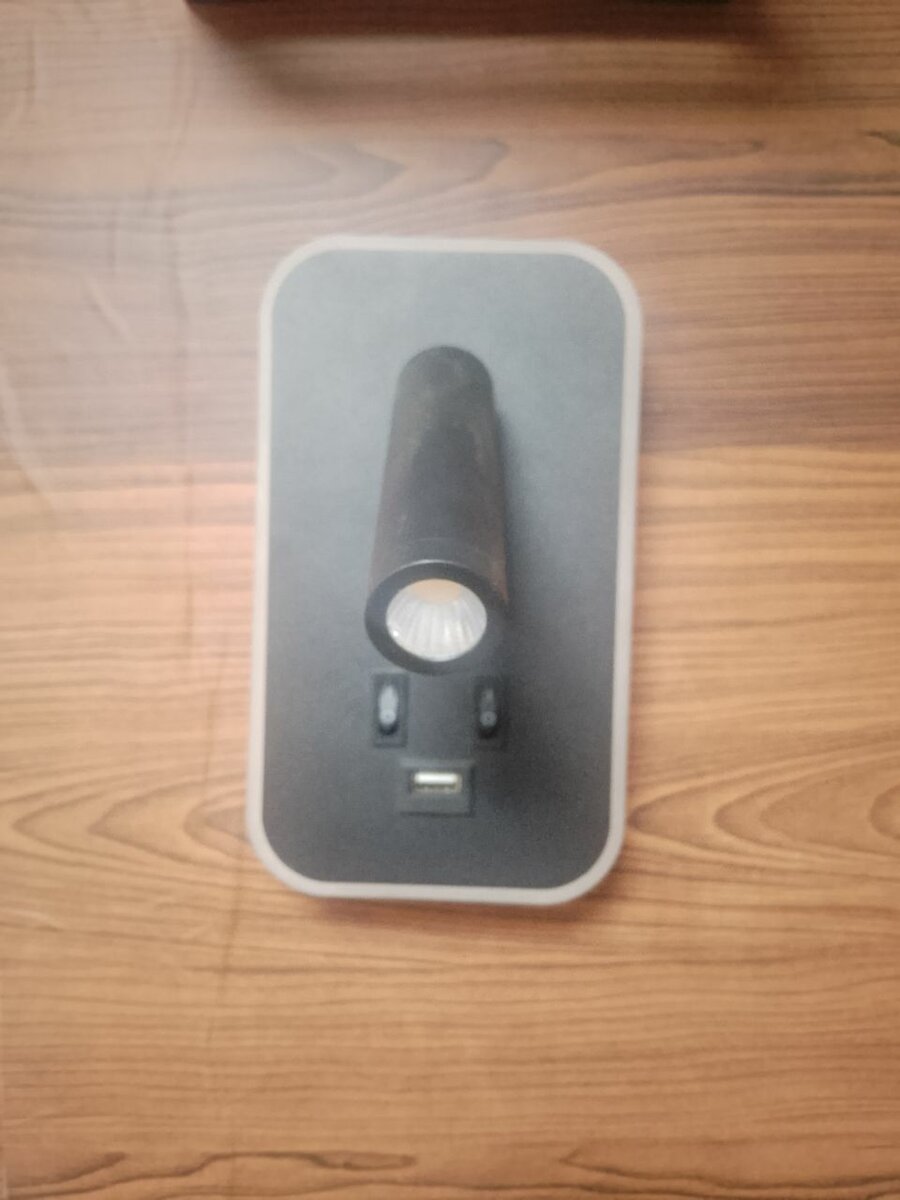 Applique murale moderne USB