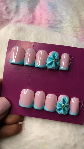 Ongles Faux Pastel Fleur