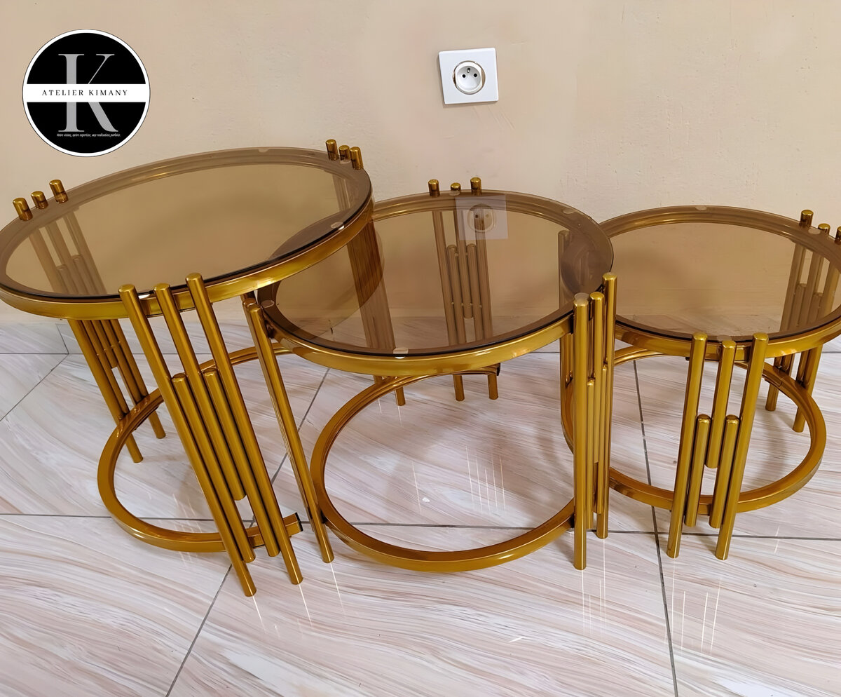 Tables gigognes dorées