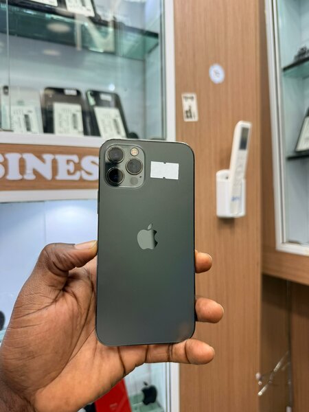 12 pro 128Go tout est dorigin