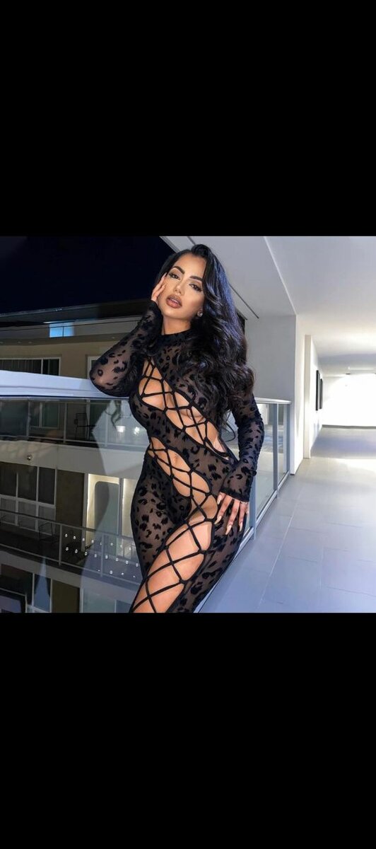 Combinaison moulante ajourée