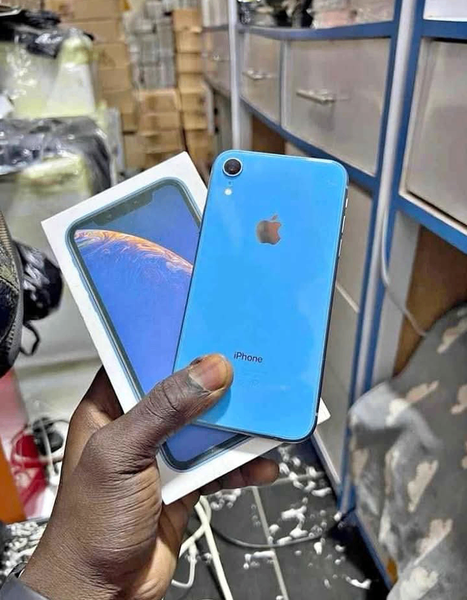 iPhone XR Bleu Débloqué