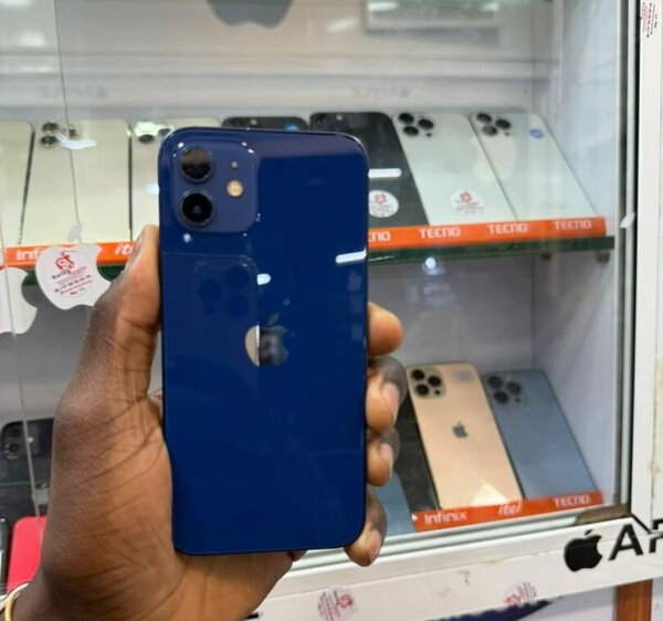 iPhone 12 simple