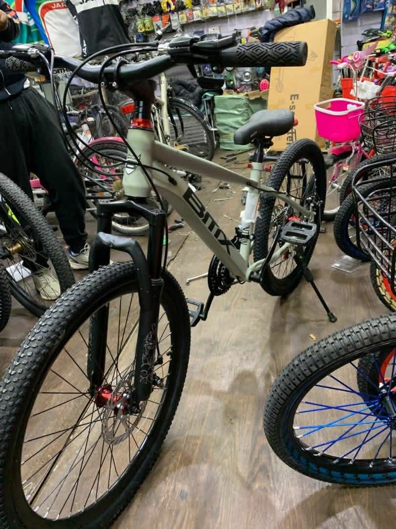 Vélo tout-terrain robuste