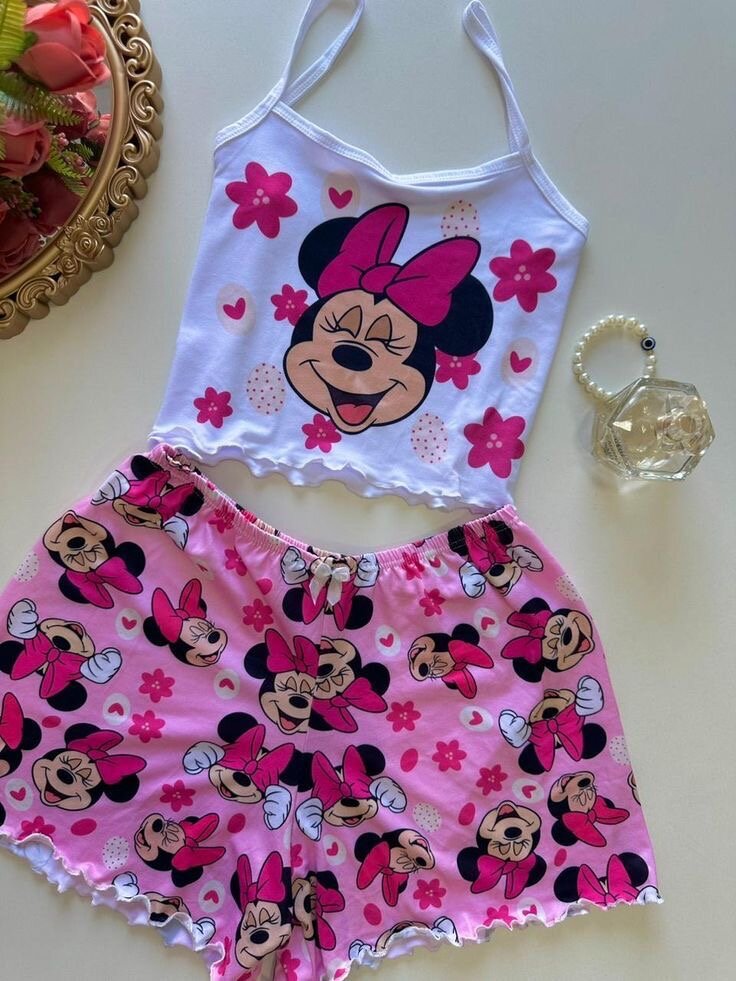 Pyjama doux en satin motifs