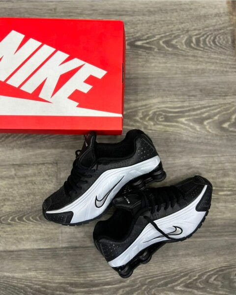 Baskets Nike Shox r4