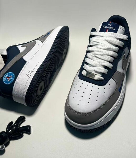 Chaussures Nike Air Force 1 Emirates