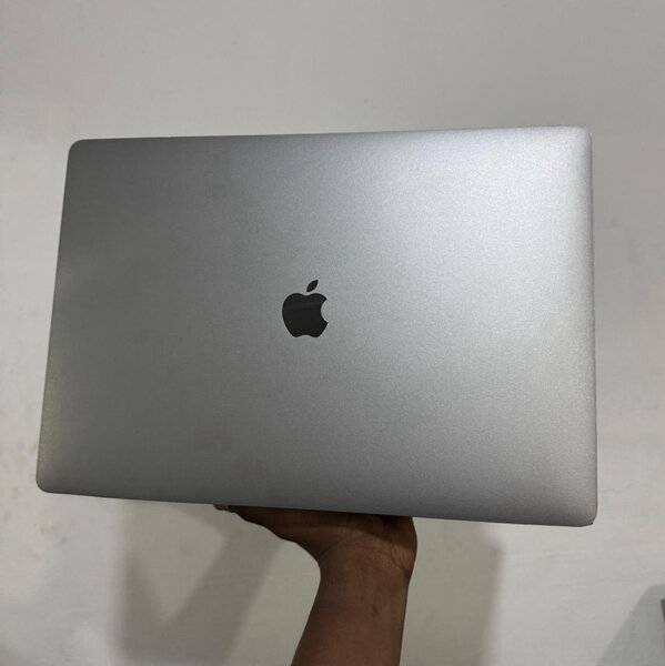 APPLE Pro 2019 CORE i9 64/512