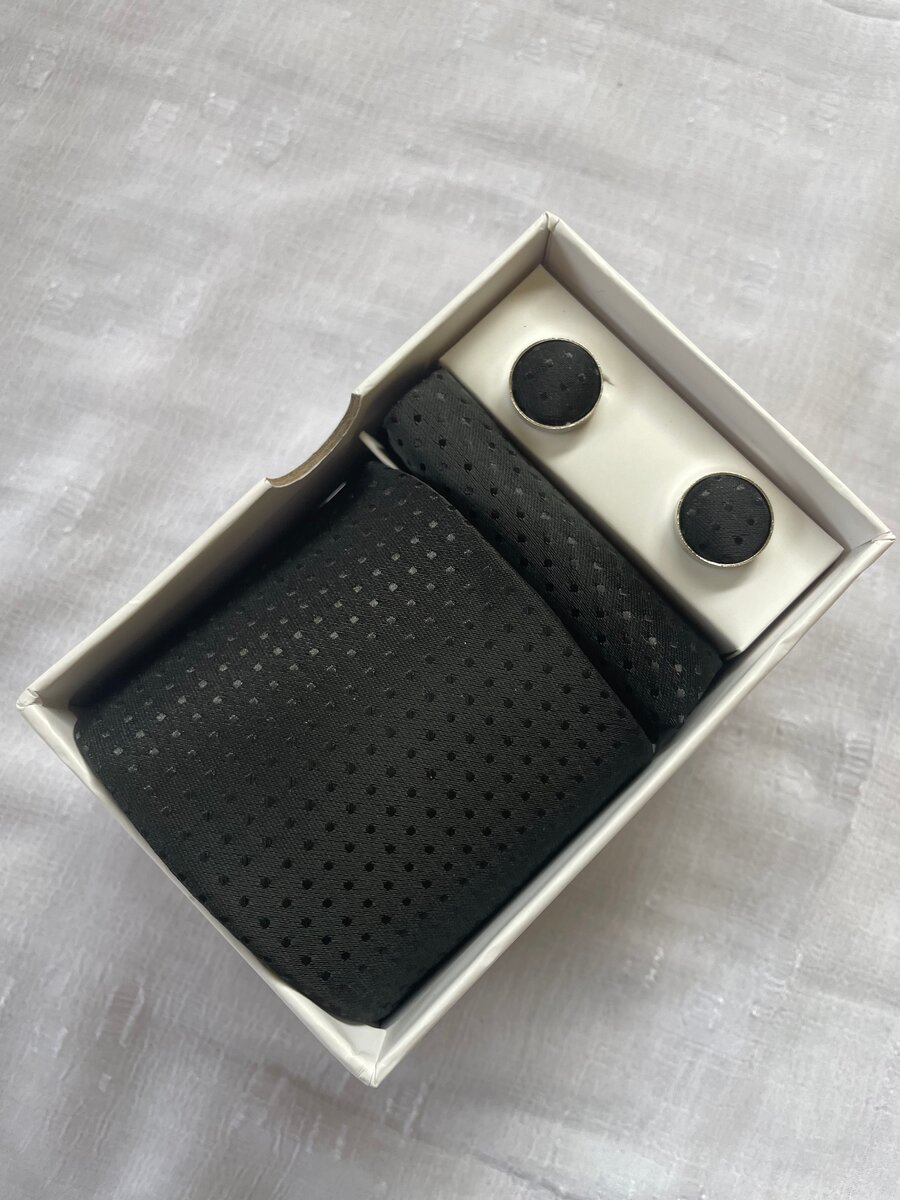 cravate,boutons de manchettes